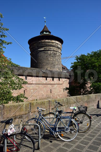 Германия - город Нюрнберг. Башня старинного здания 