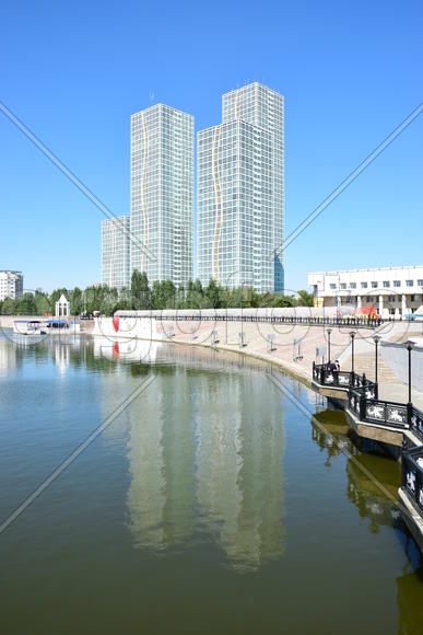 Астана - многоэтажные современные здания. Казахстан 