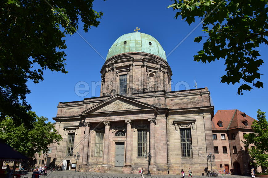 Германия - город Нюрнберг. Фасад старинного здания 