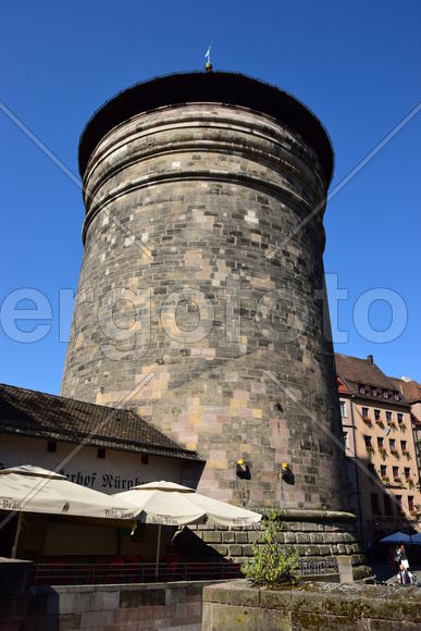 Германия - город Нюрнберг. Башня старинного здания 