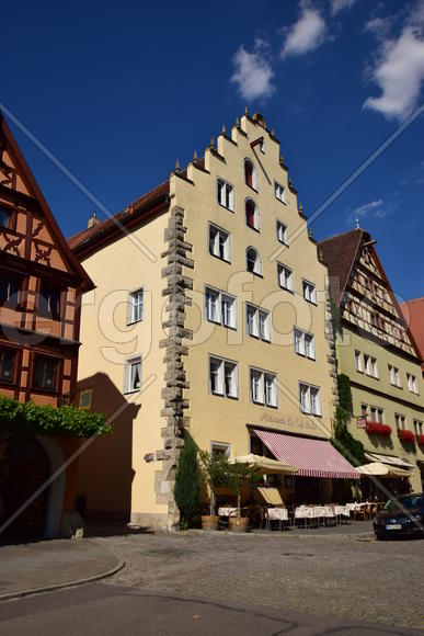 Исторический город Ротенбург в Баварии. Древнейшие здания 