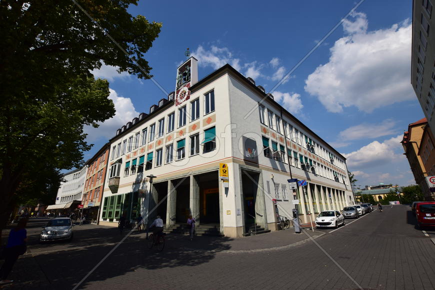 Германия - город Бамберг. Современное здание 