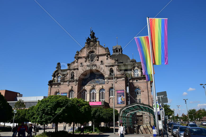 Германия - город Нюрнберг. Фасад старинного здания 