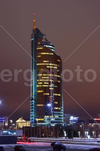 Астана. Современная архитектура города ночью 