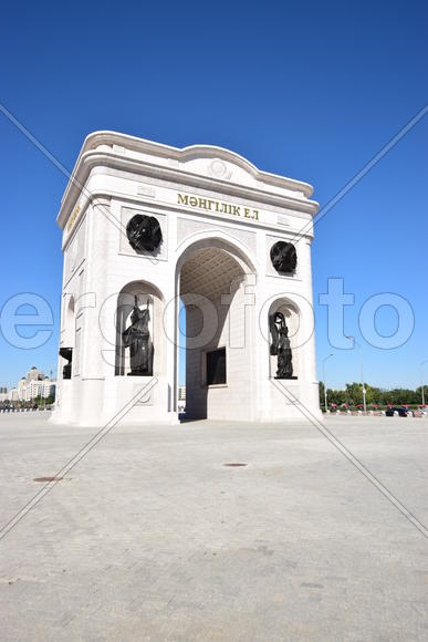 Астана - триумфальная арка. Казахстан