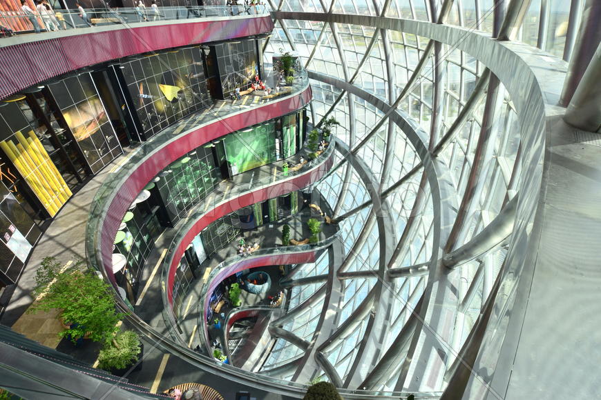 Интерьер стеклянной сферы "Нур-Алем". Казахстан