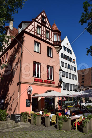 Германия - город Нюрнберг. Фасад старинного здания 