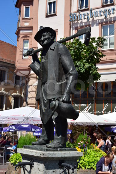 Германия - Город Вюрцбург, памятник 