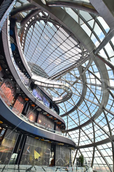 Интерьер стеклянной сферы "Нур-Алем". Казахстан