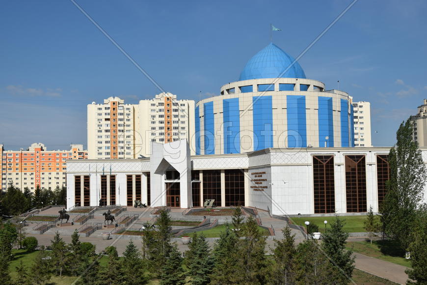 Астана - городская архитектура. Современные многоэтажные здания. Казахстан 