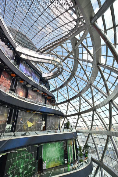 Интерьер стеклянной сферы "Нур-Алем". Казахстан