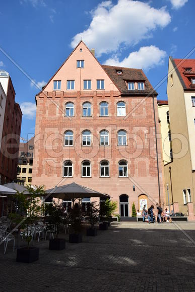 Германия - город Нюрнберг. Фасад здания 