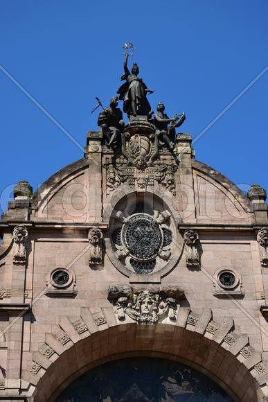 Германия - город Нюрнберг. Фасад старинного здания 