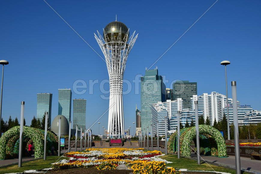 Башня "БАЙТЕРЕК" в Астане