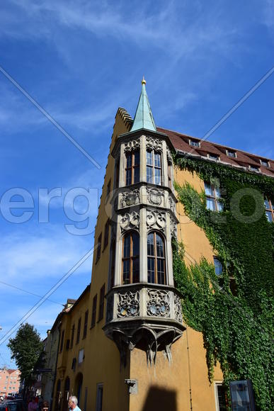 Аугсбург - ФУГГЕРАЙ, небольшие дома обвитые плющом 