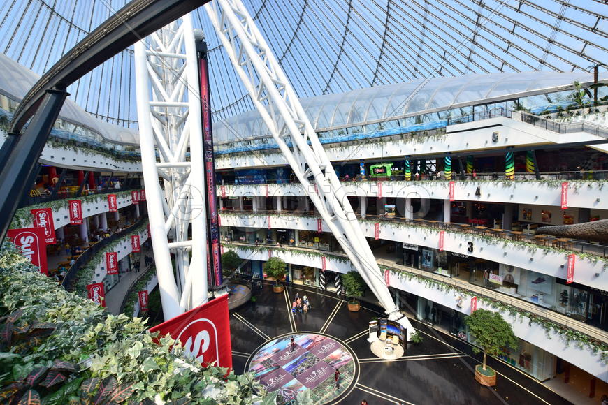 Интерьер торгового центра "ХАН-ШАТЫР" в Астане