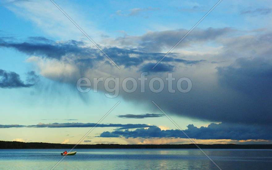 Лодка в заливе