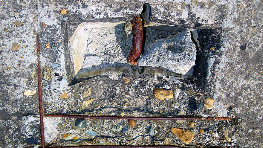 Отпечаток на бетоне