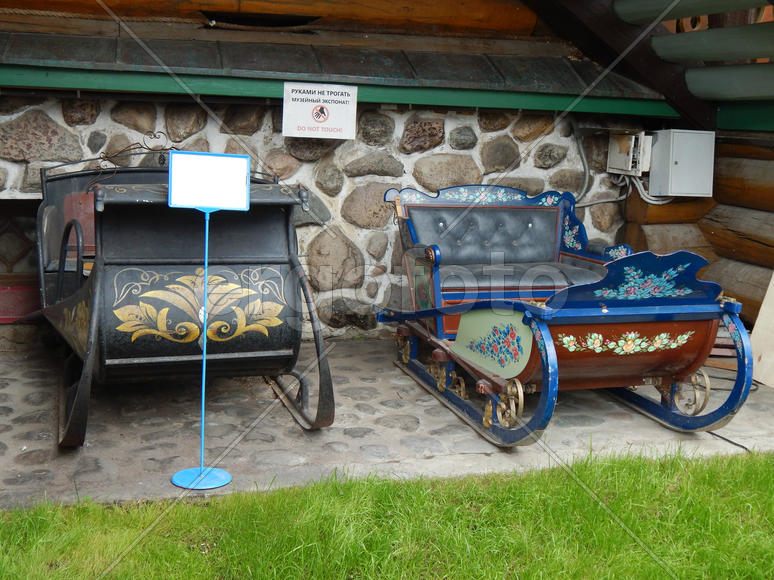 Россия. Москва. Измайловский кремль. Сани 18 века