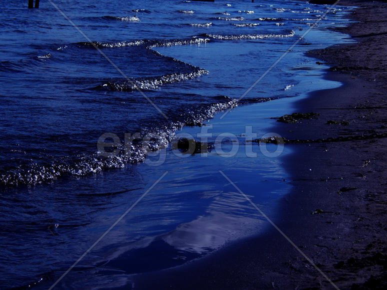 Волна реки снятое в ночное время