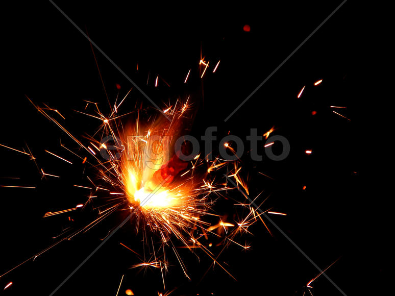 Яркие бенгальские огни крупным планом