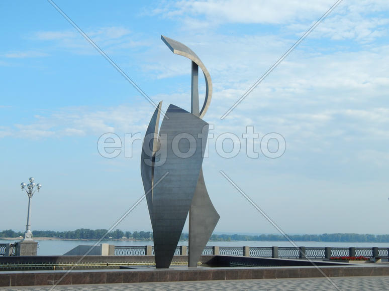 Россия. Самара. Архитектура монумента ладьи