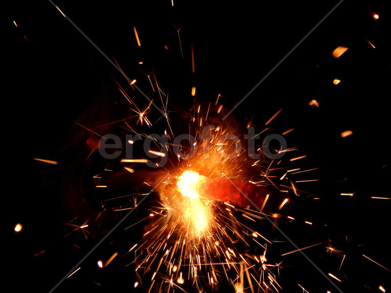 Яркие бенгальские огни крупным планом