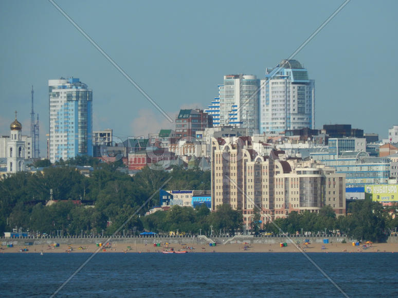 Вид на город Самара с реки Волга