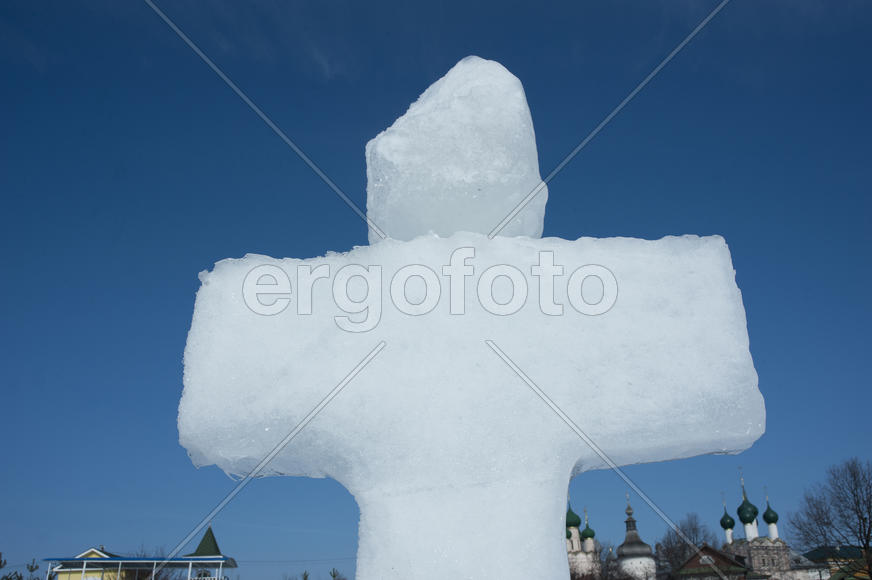 Ice cross in city of Rostov on the lake