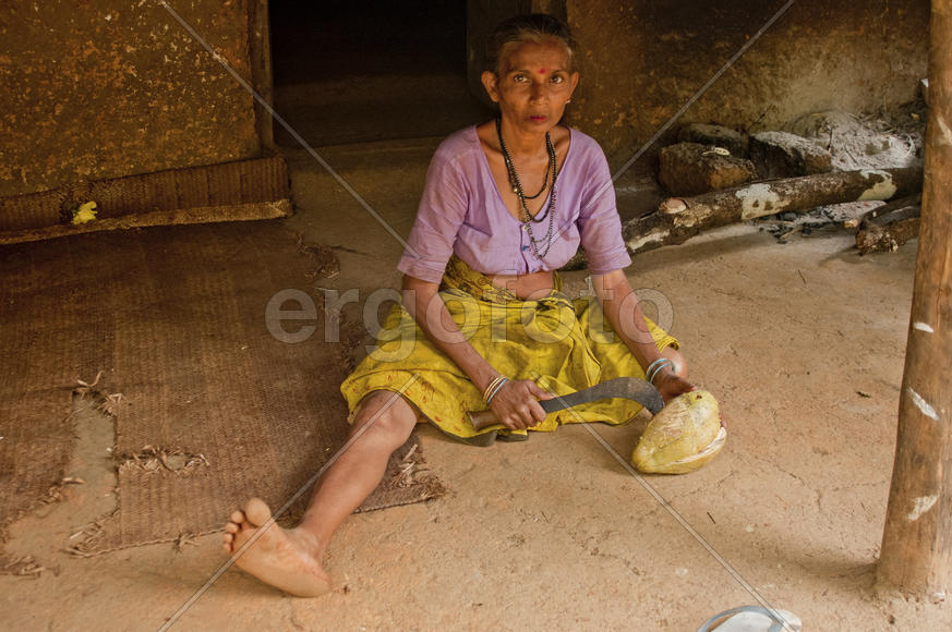 Woman reveals coconut iron hatchet