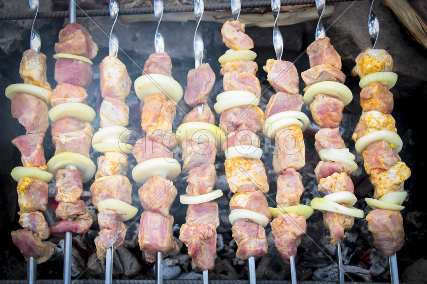 Приготовление шашлыков на природе