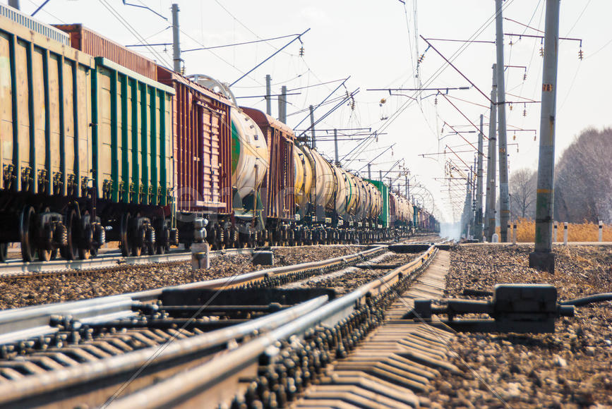 Вагоны с цистернами на железной дороге 