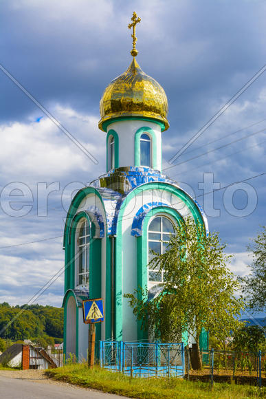 Деревенская Церковь в небольшом селе на Западной Украине