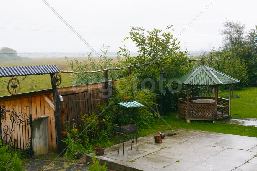 Дизайн двора жилого дома.