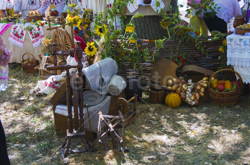 Skilled handicrafts. Fruits and vegetables at the fair