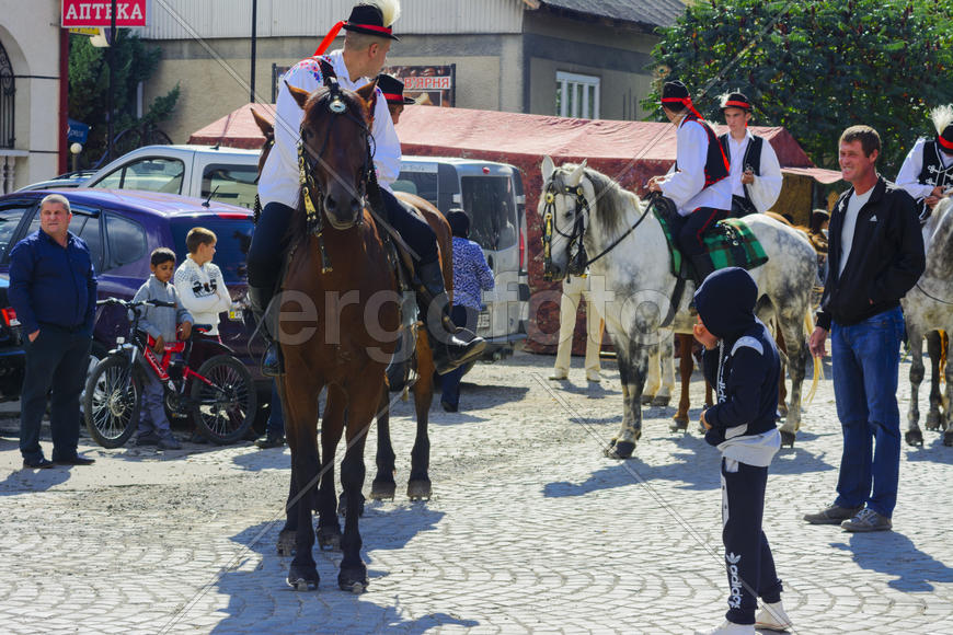 Костюмированные празднования Масленицы в селе Западной Украины