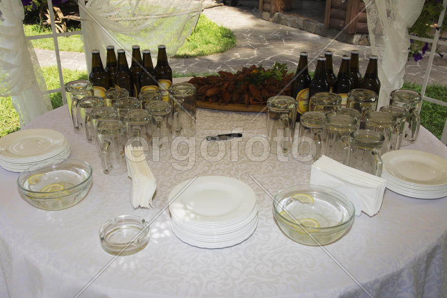 Table setting at a wedding in a private cafe