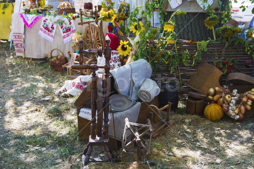 Skilled handicrafts. Fruits and vegetables at the fair