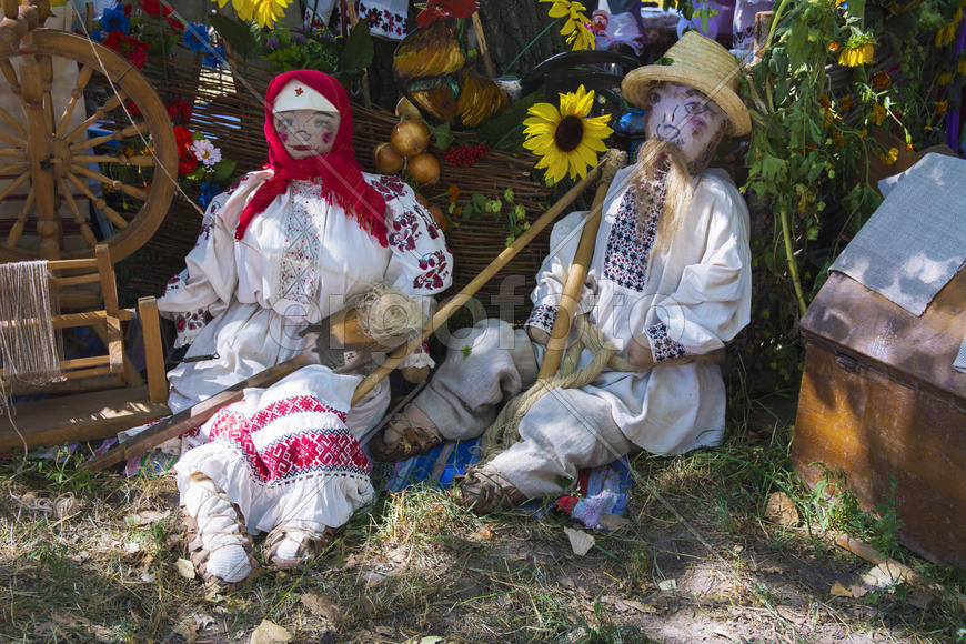 Skilled handicrafts. Fruits and vegetables at the fair