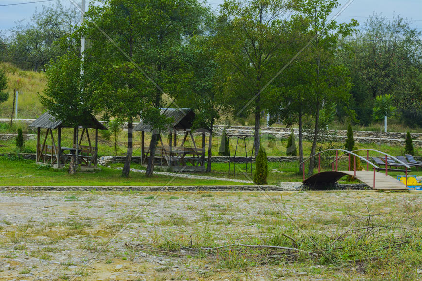 Дизйн ланшфта на территории горного озера 