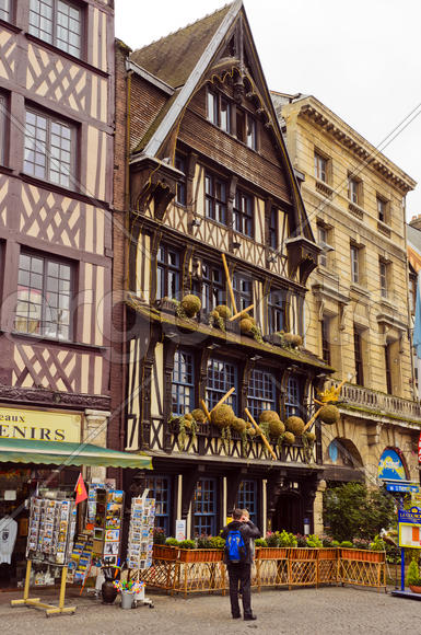 Urban landscape, the diversity of the city's architecture, urban nature or location.