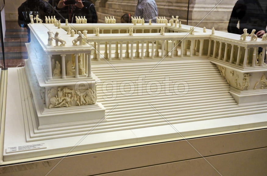 Historical Museums. Establishments engaged in the collection, storage, study and popularization