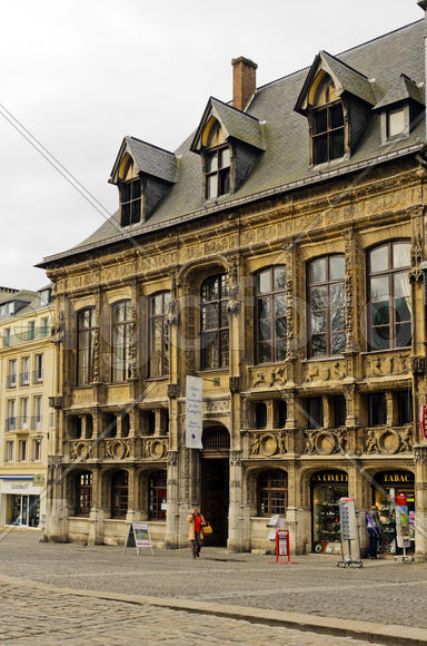 Urban landscape, the diversity of the city's architecture, urban nature or location.