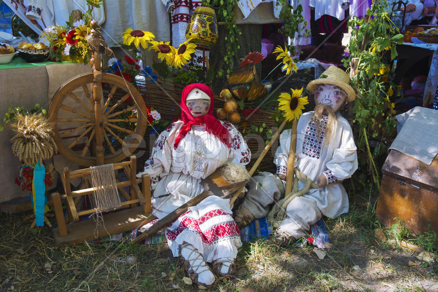 Skilled handicrafts. Fruits and vegetables at the fair