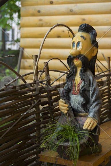 Figurines, design of a private house yard