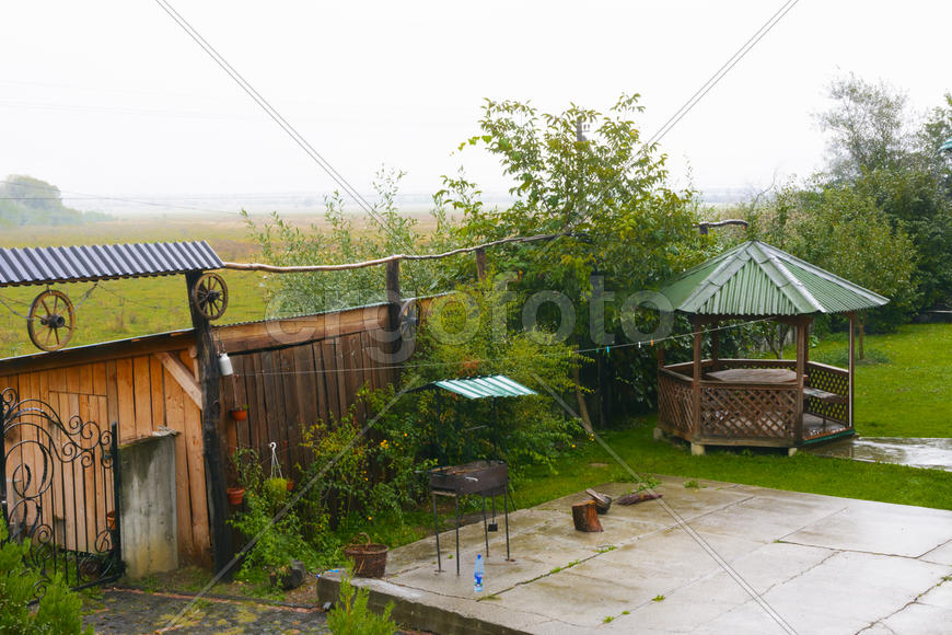 Дизайн двора жилого дома.