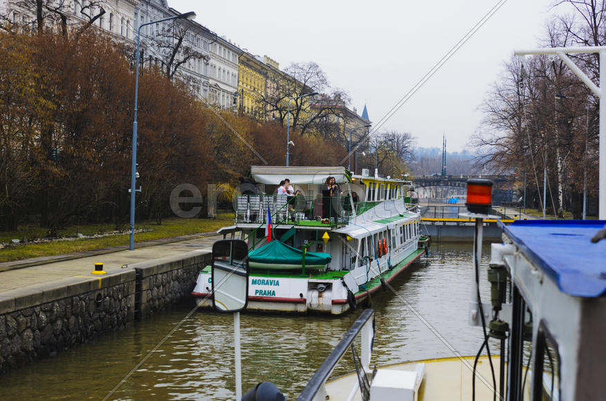 Gorodetsky gateways to skip pits on the river