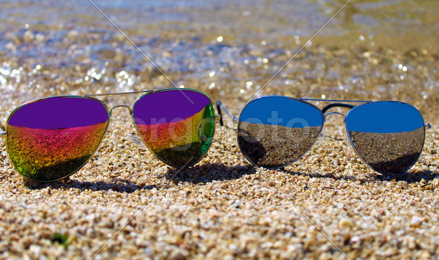 Очки на песке