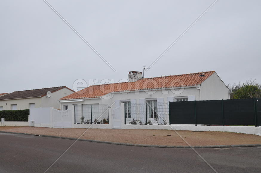 Белый домик