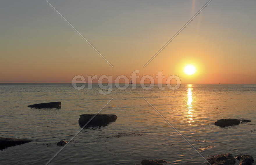 Закат в море